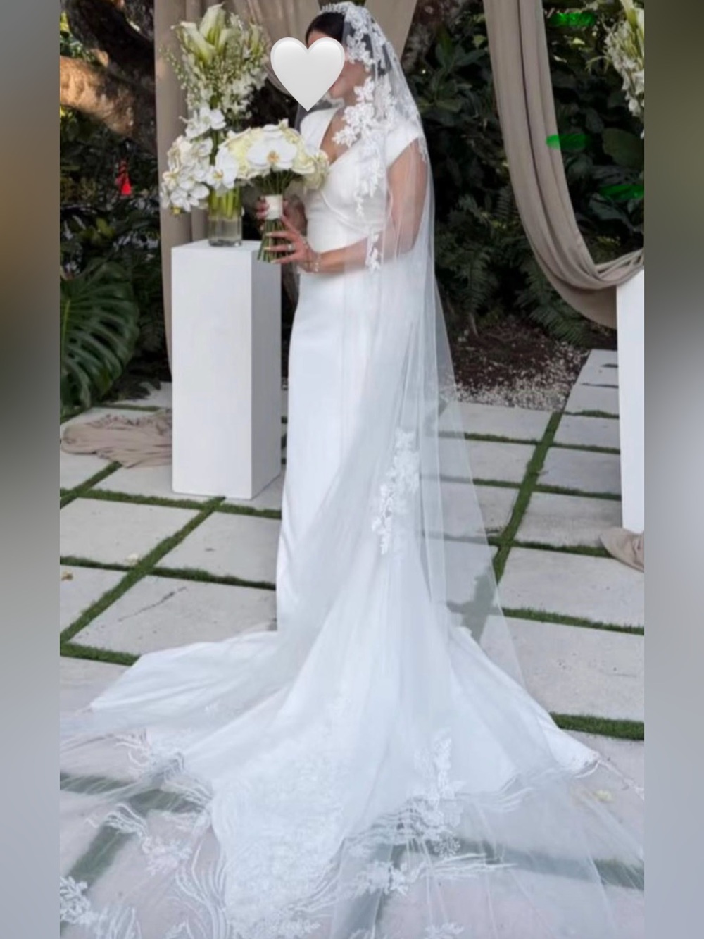 Pronovias White Lace-Trim Floral Bridal Veil